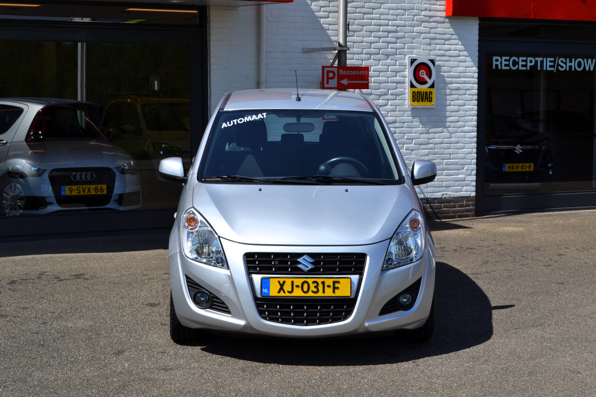 43031576-20.jpg